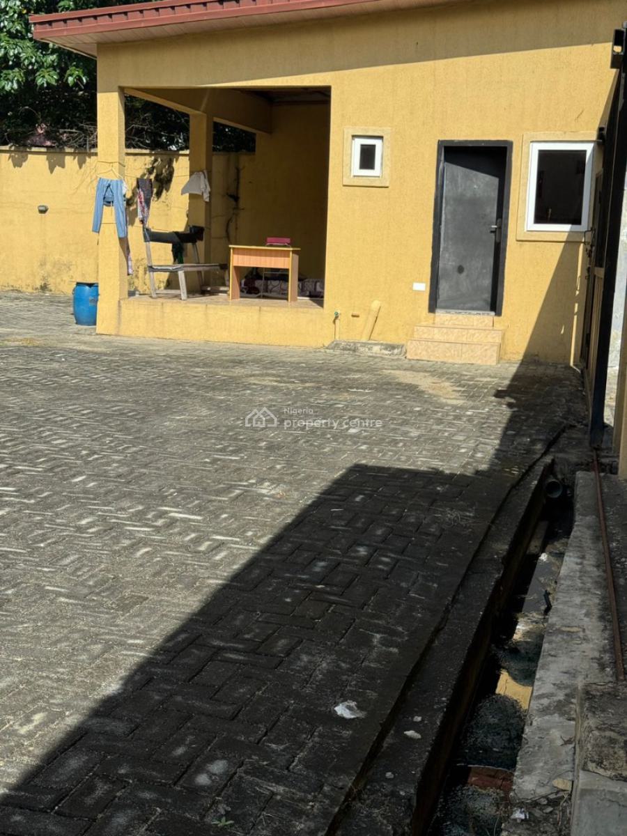 8 Units  of 3 Bedrooms with  B/q, Victoria Island (vi), Lagos, Flat / Apartment for Sale