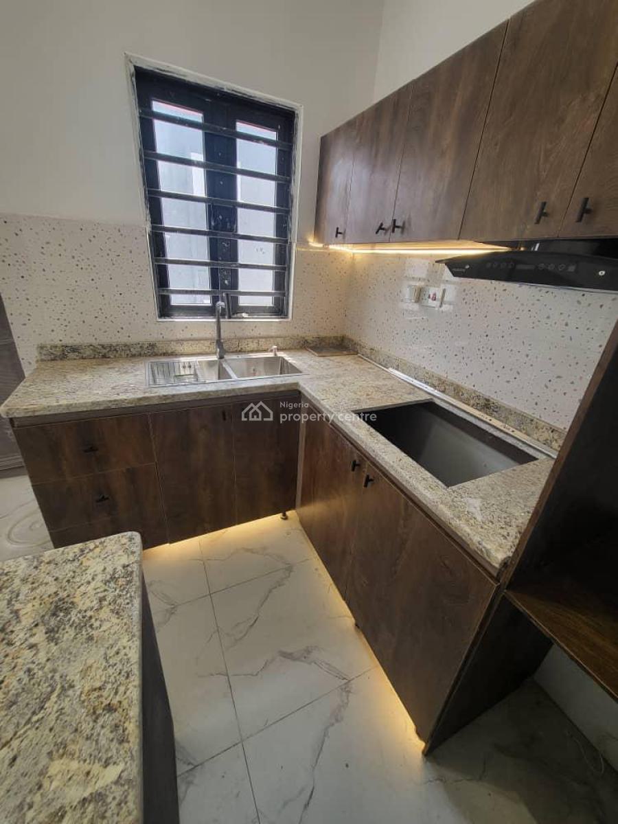 2 Bed Apartment in a Serene and Secure Estate, Osapa, Lekki, Lagos, Flat / Apartment for Rent