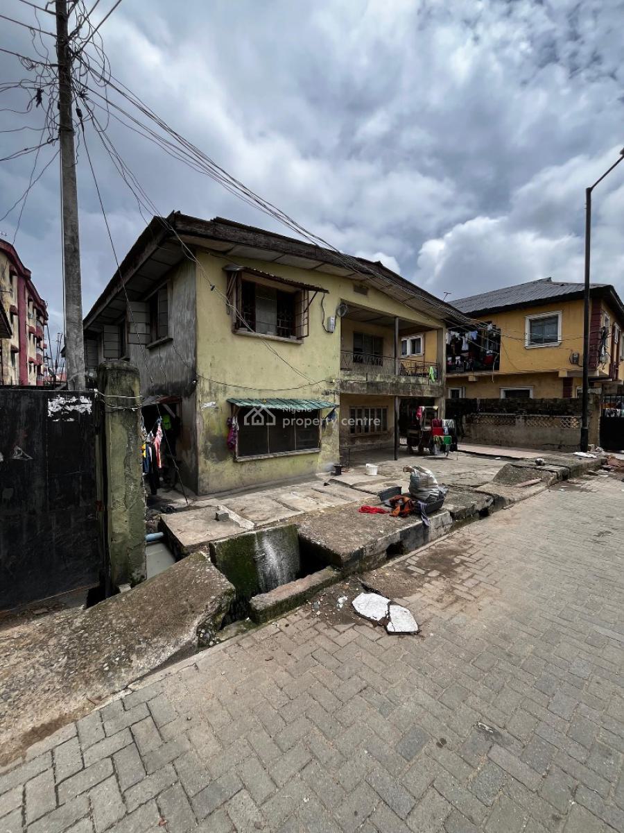 Dilapidated Building on a Full Plot of Land Buy Demolish and Erect New, Ijesha, Surulere, Lagos, Mixed-use Land for Sale