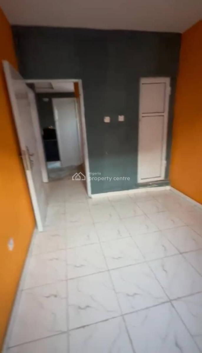 Lovely 2 Bedroom Flat, Off Pedro Road, Shomolu, Lagos, Flat / Apartment for Rent