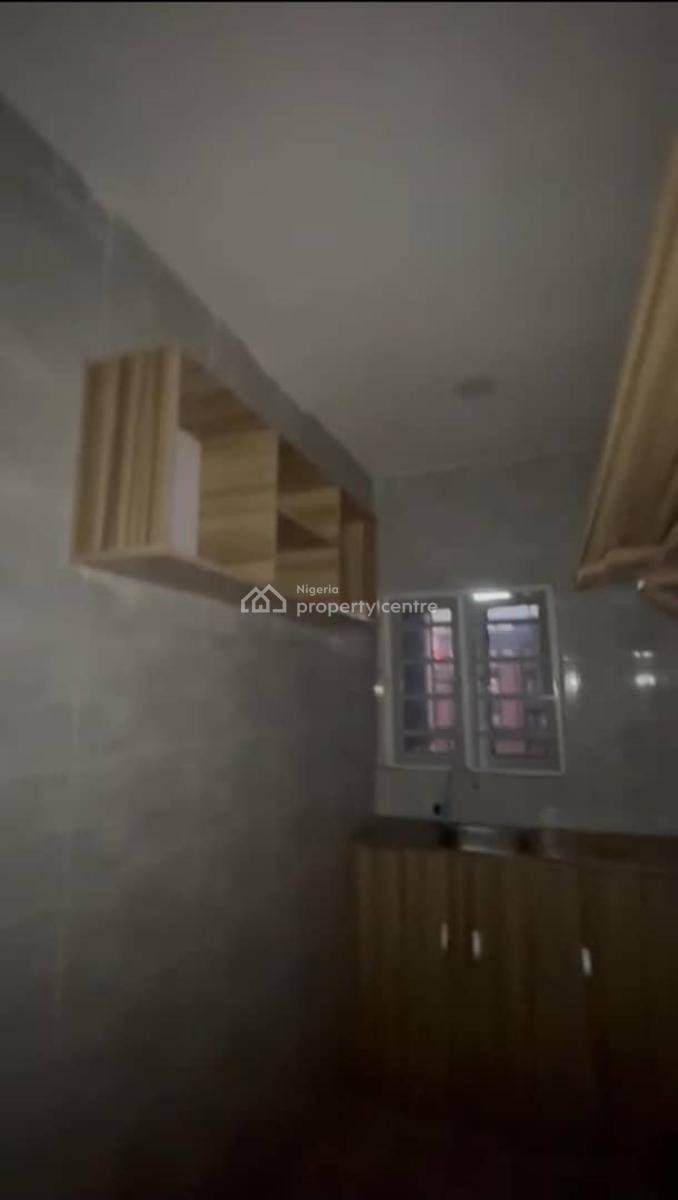 Lovely 2 Bedroom Flat, Off Pedro Road, Shomolu, Lagos, Flat / Apartment for Rent
