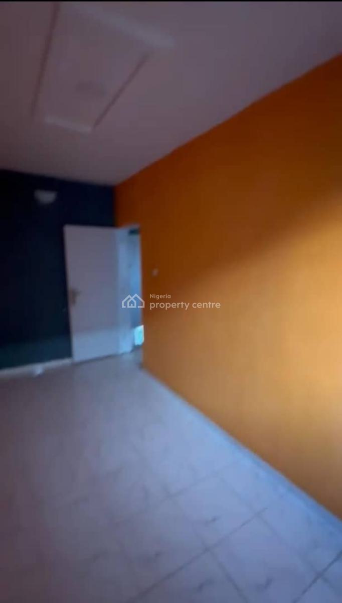 Lovely 2 Bedroom Flat, Off Pedro Road, Shomolu, Lagos, Flat / Apartment for Rent