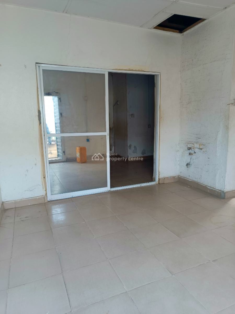 Newly Built Hotel on 4 and Half Plots of Land@ogosa,idiroko Ogun State, Ogosa,idiroko, Ado-odo/ota, Ogun, Hotel / Guest House for Sale