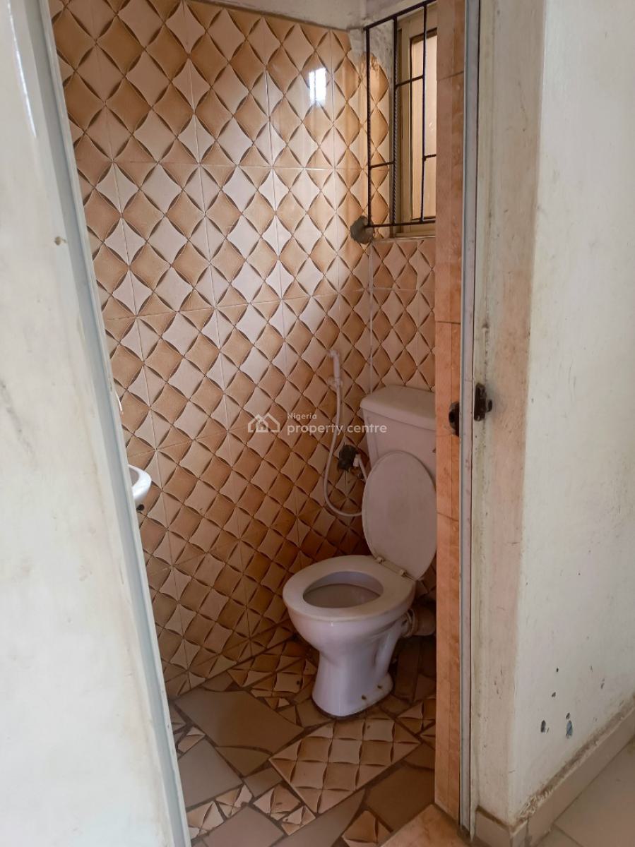 Newly Built Hotel on 4 and Half Plots of Land@ogosa,idiroko Ogun State, Ogosa,idiroko, Ado-odo/ota, Ogun, Hotel / Guest House for Sale