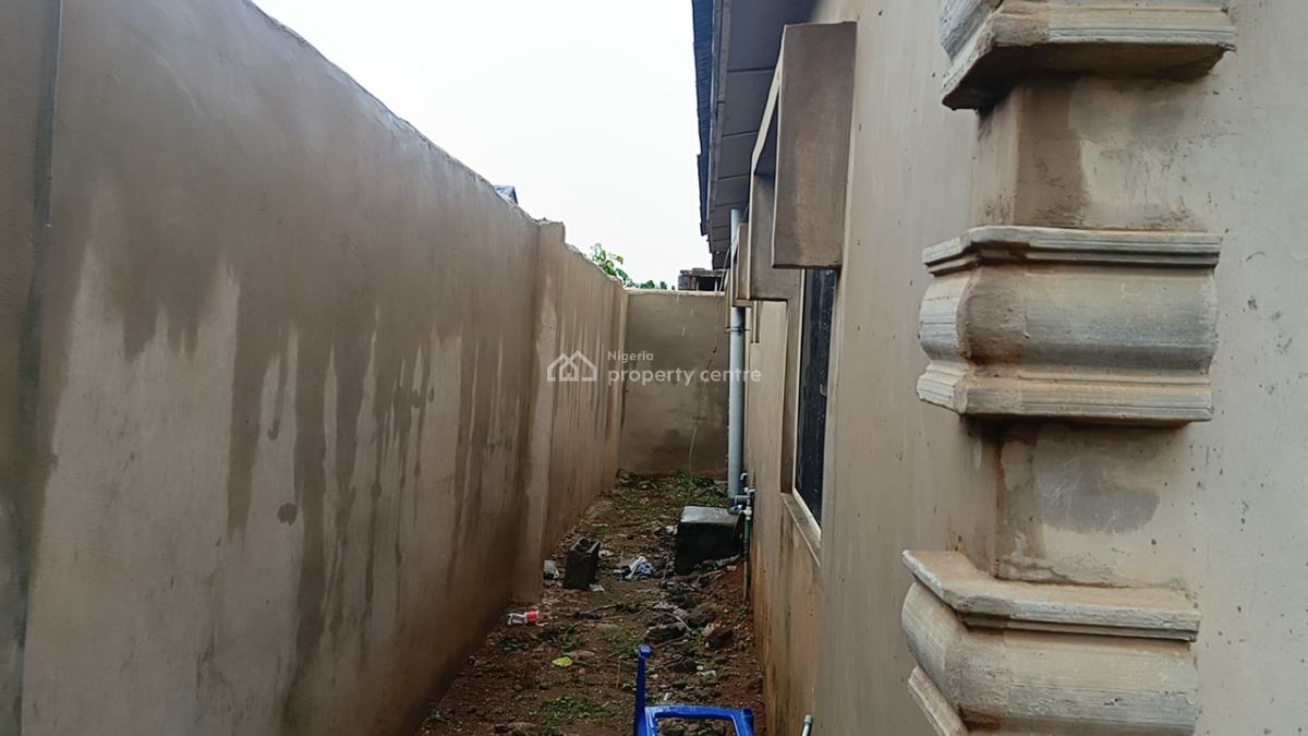 Newly Built Hotel on 4 and Half Plots of Land@ogosa,idiroko Ogun State, Ogosa,idiroko, Ado-odo/ota, Ogun, Hotel / Guest House for Sale