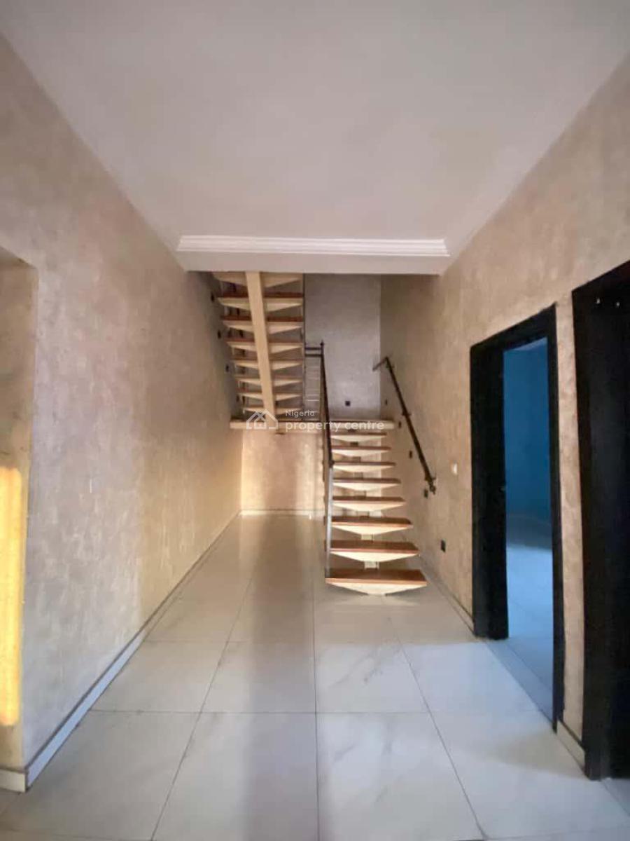 Serviced 4 Bedroom Terrace Duplex in a Perfect Estate, Osapa, Lekki, Lagos, Terraced Duplex for Rent