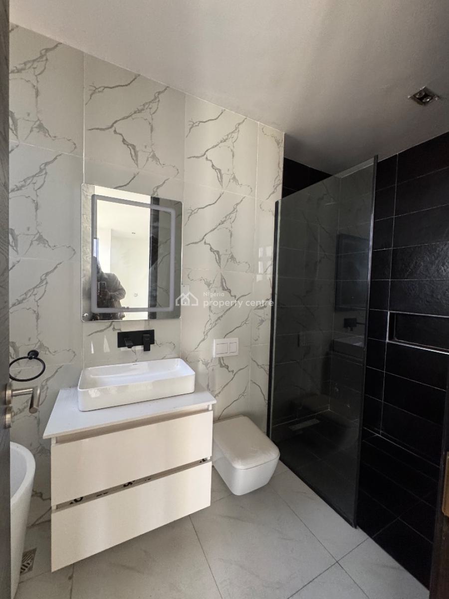 3 Bedroom Penthouse with Elevators, Lekki Phase 1, Lekki, Lagos, Flat / Apartment for Rent