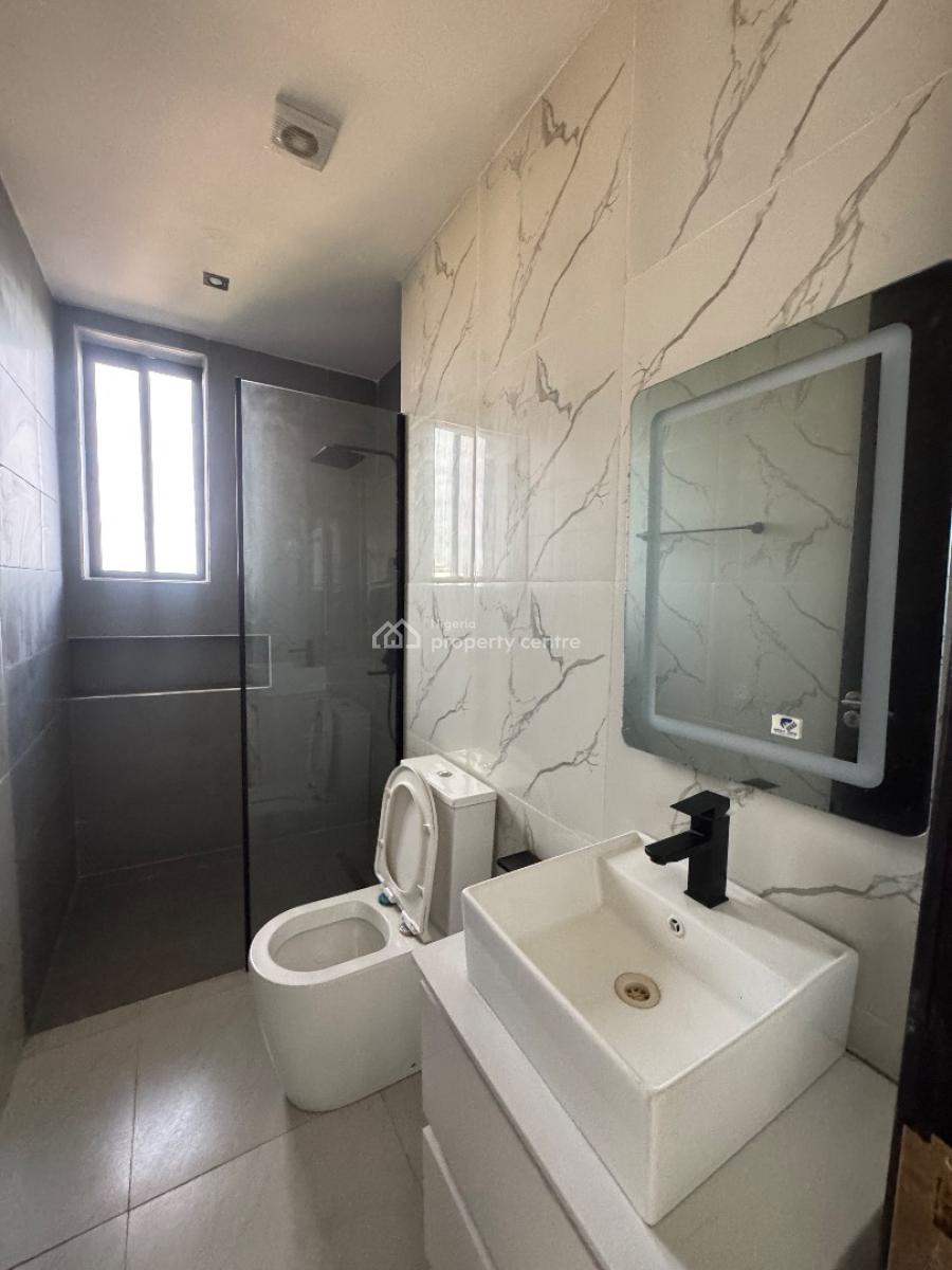 3 Bedroom Penthouse with Elevators, Lekki Phase 1, Lekki, Lagos, Flat / Apartment for Rent