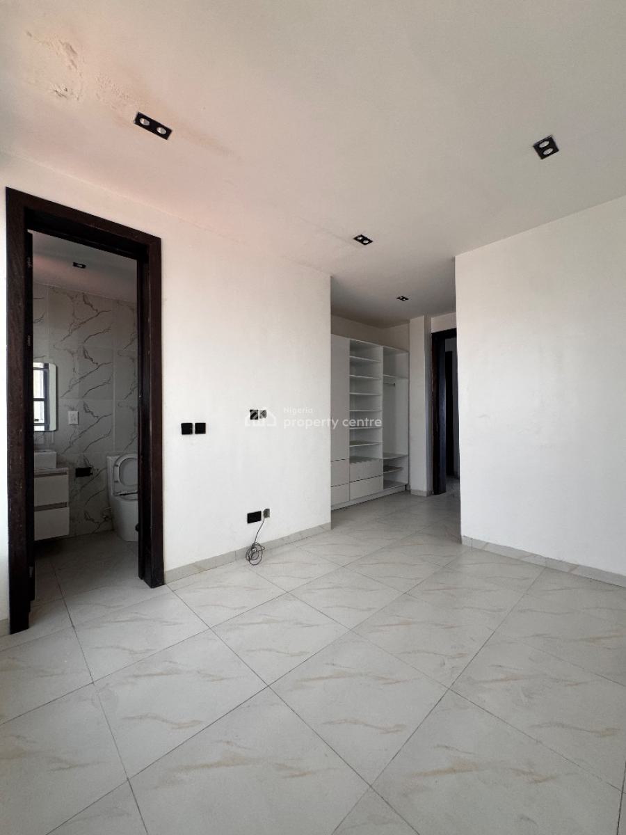 3 Bedroom Penthouse with Elevators, Lekki Phase 1, Lekki, Lagos, Flat / Apartment for Rent