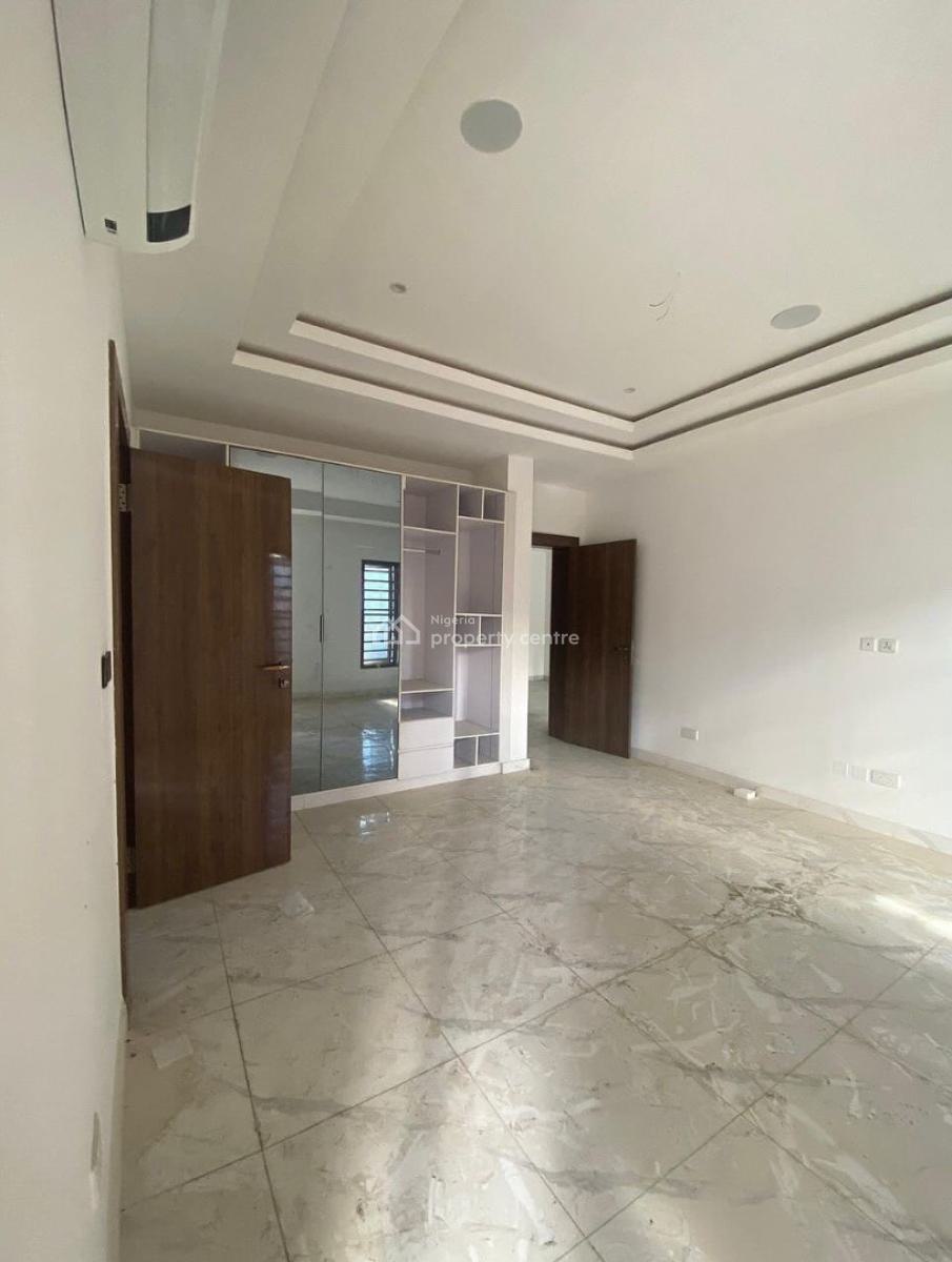 Spacious 2 Bedroom Serviced Apartment, Lekki Phase 1, Lekki, Lagos, Flat / Apartment for Rent