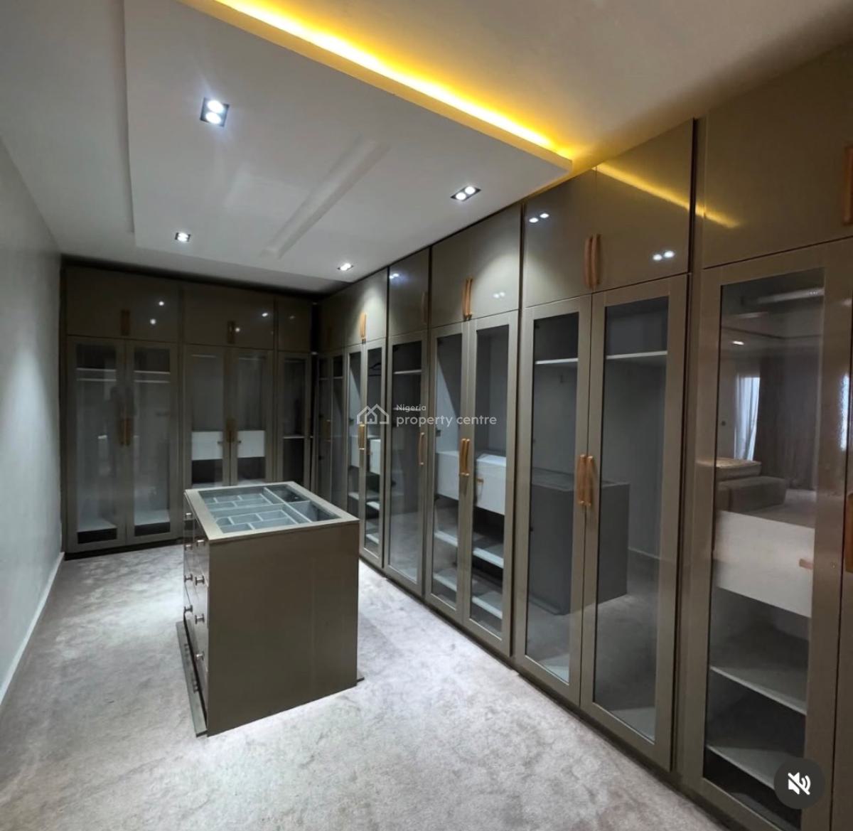 Fully Furnished 4 Bedroom Penthouse, Lekki Phase 1, Lekki, Lagos, Flat / Apartment for Rent