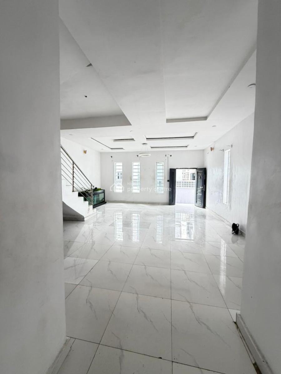 4 Bedrooms Semi Detached House for Distress, Atlantic Nominee Estate, Ajah, Lagos, Semi-detached Duplex for Sale