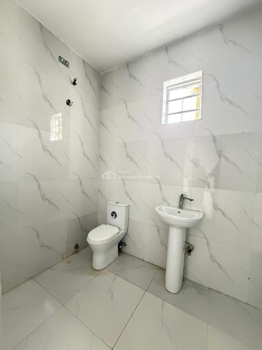 4 Bedrooms Semi Detached House for Distress, Atlantic Nominee Estate, Ajah, Lagos, Semi-detached Duplex for Sale