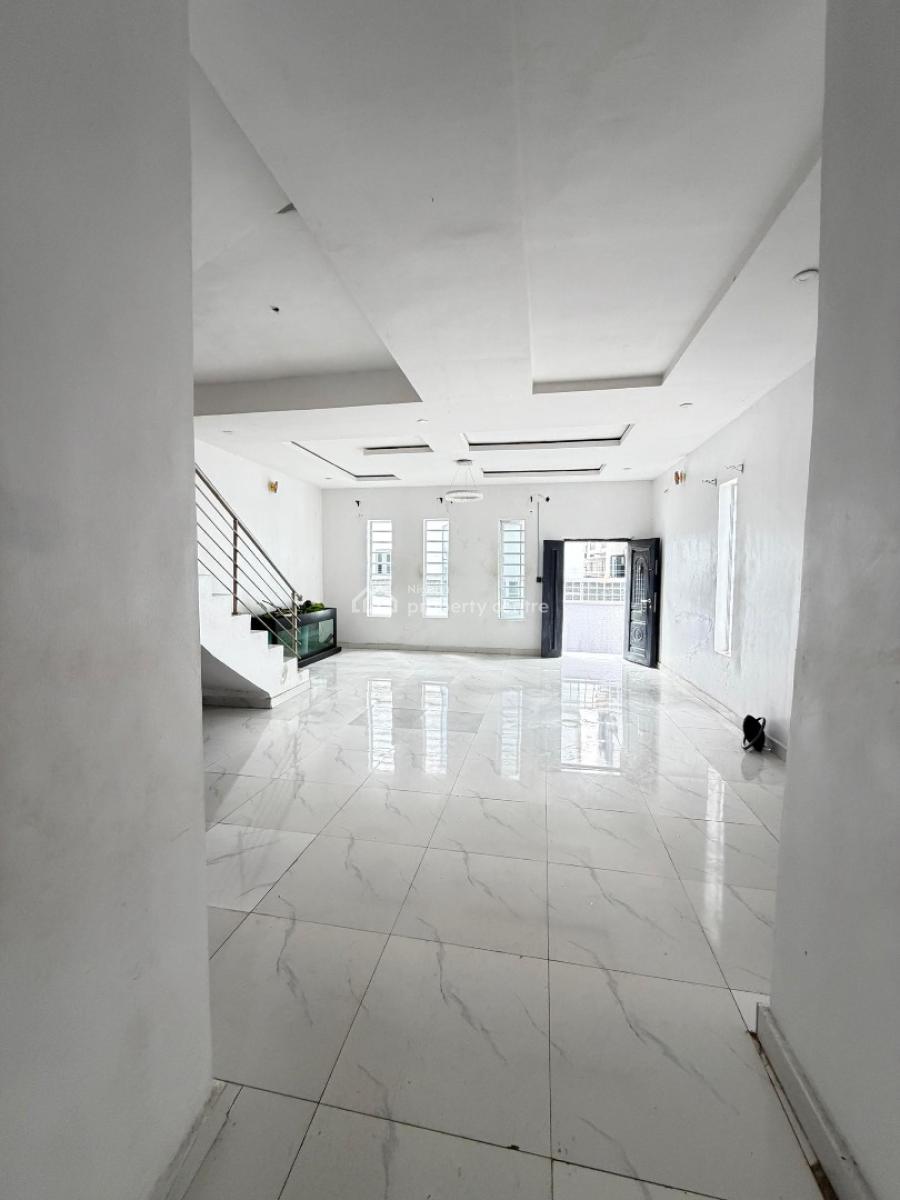 4 Bedrooms Semi Detached House for Distress, Atlantic Nominee Estate, Ajah, Lagos, Semi-detached Duplex for Sale