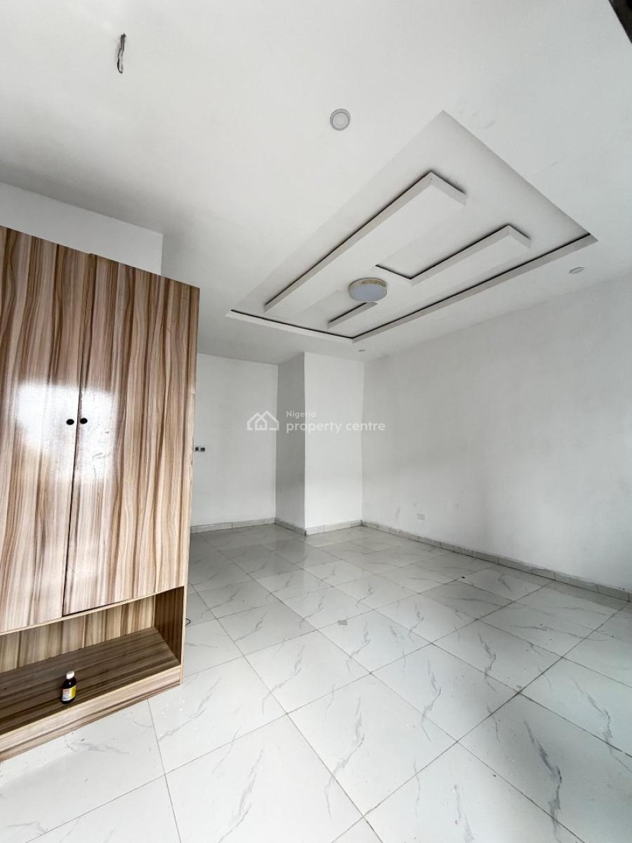 4 Bedrooms Semi Detached House for Distress, Atlantic Nominee Estate, Ajah, Lagos, Semi-detached Duplex for Sale