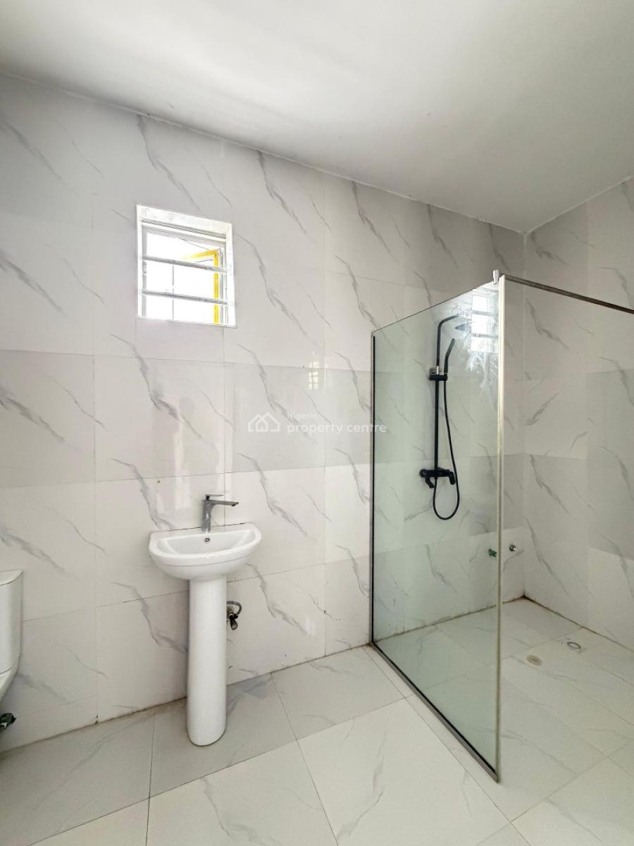 4 Bedrooms Semi Detached House for Distress, Atlantic Nominee Estate, Ajah, Lagos, Semi-detached Duplex for Sale
