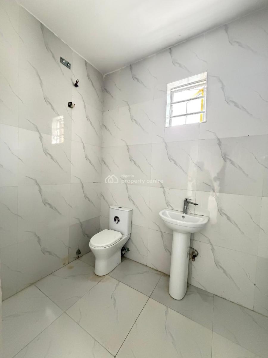 4 Bedrooms Semi Detached House for Distress, Atlantic Nominee Estate, Ajah, Lagos, Semi-detached Duplex for Sale