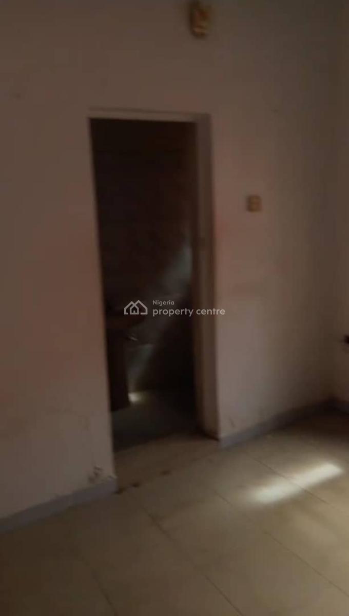 Lovely 3 Bedroom Flat, Olowora, Magodo, Lagos, Flat / Apartment for Rent