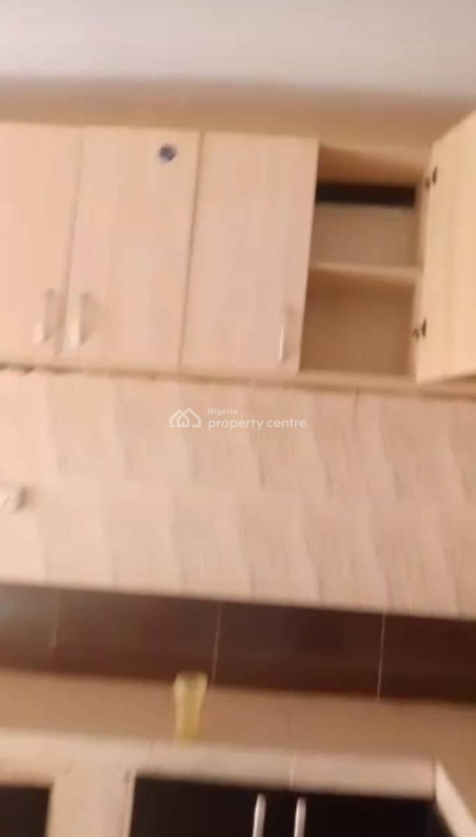 Lovely 3 Bedroom Flat, Olowora, Magodo, Lagos, Flat / Apartment for Rent