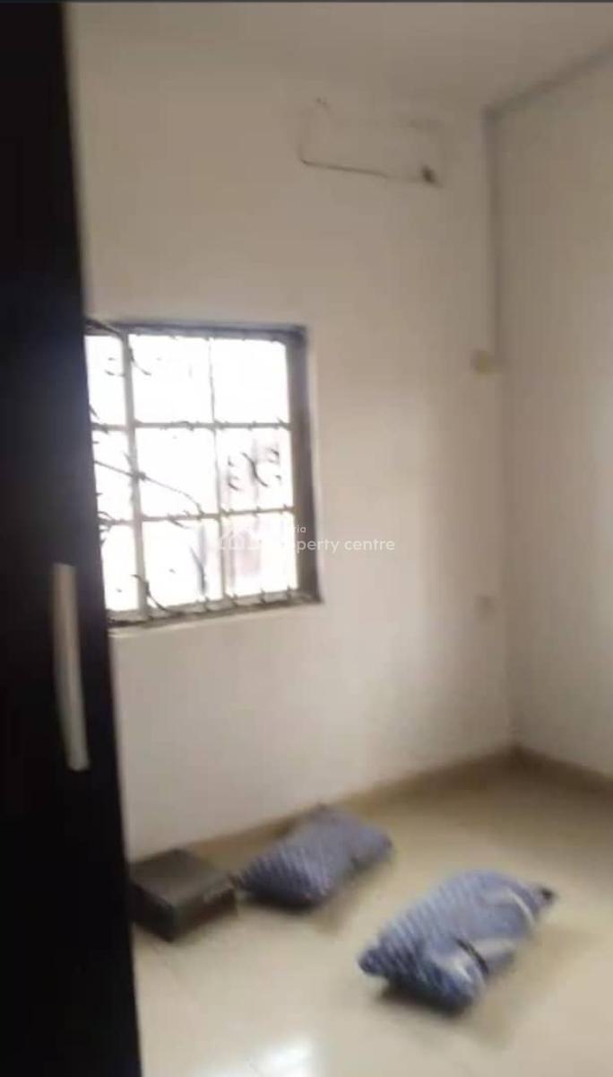 Lovely 3 Bedroom Flat, Olowora, Magodo, Lagos, Flat / Apartment for Rent