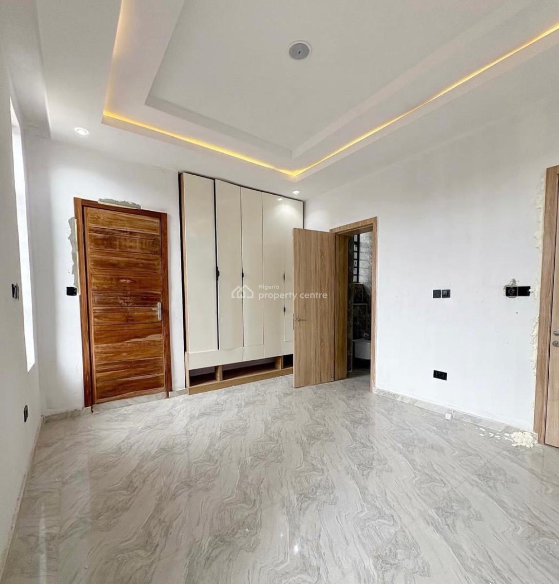 Spacious 2 Bedroom Apartment, Ikota, Lekki, Lagos, Block of Flats for Sale