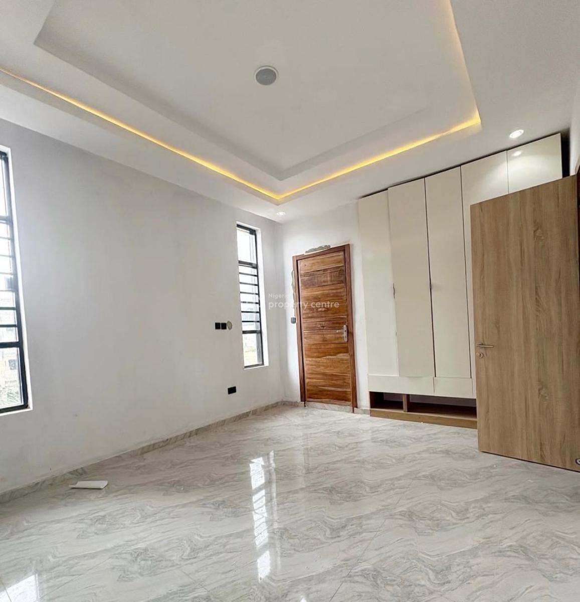 Spacious 2 Bedroom Apartment, Ikota, Lekki, Lagos, Block of Flats for Sale
