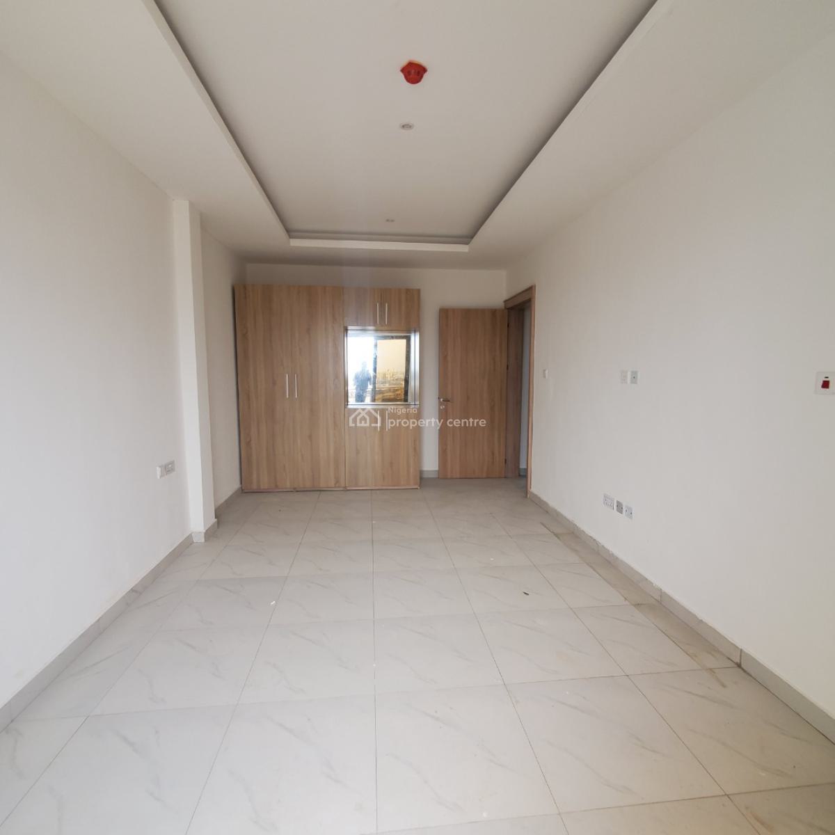 Excellent 2 Bedroom Apartment, Lekki Phase 1, Lekki, Lagos, Flat / Apartment for Sale