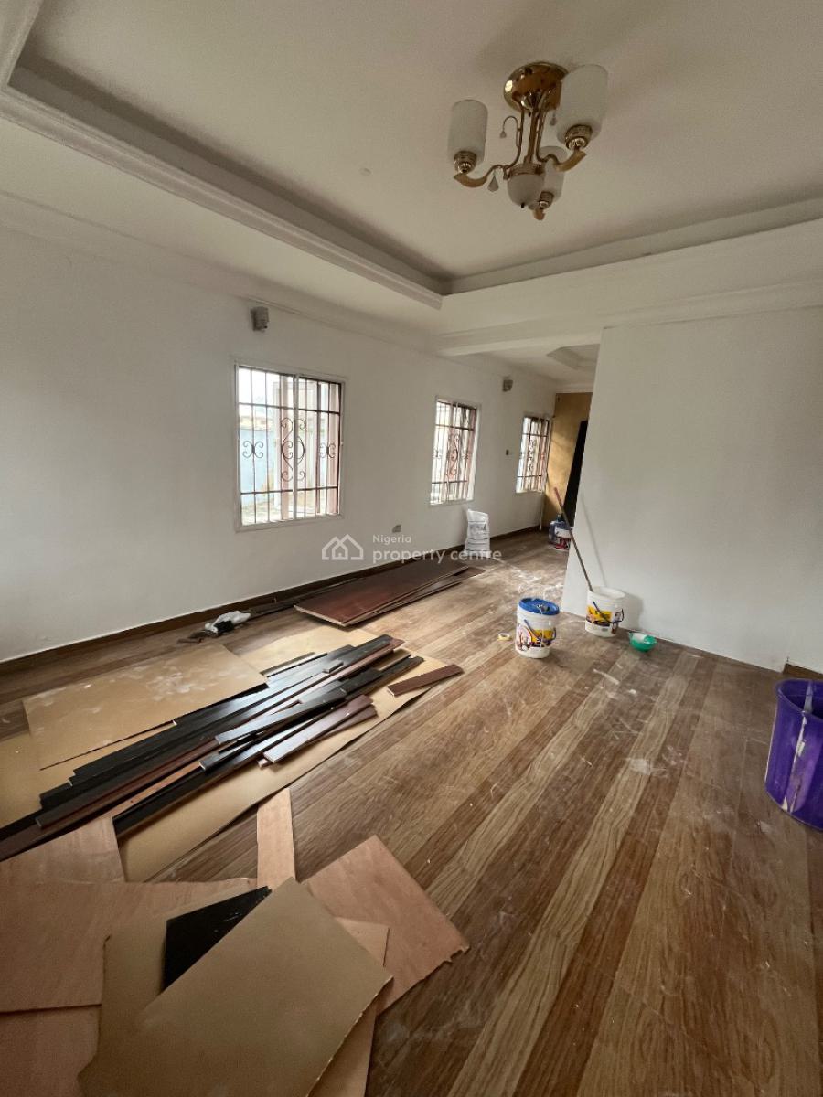 Luxury Beautiful Spacious Parlor Space in a Shared Apartment, Mobil Road Ilaje, Ajah, Lagos, Self Contain (single Rooms) for Rent