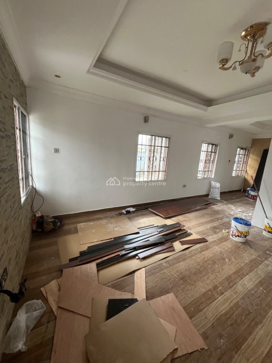 Luxury Beautiful Spacious Parlor Space in a Shared Apartment, Mobil Road Ilaje, Ajah, Lagos, Self Contain (single Rooms) for Rent