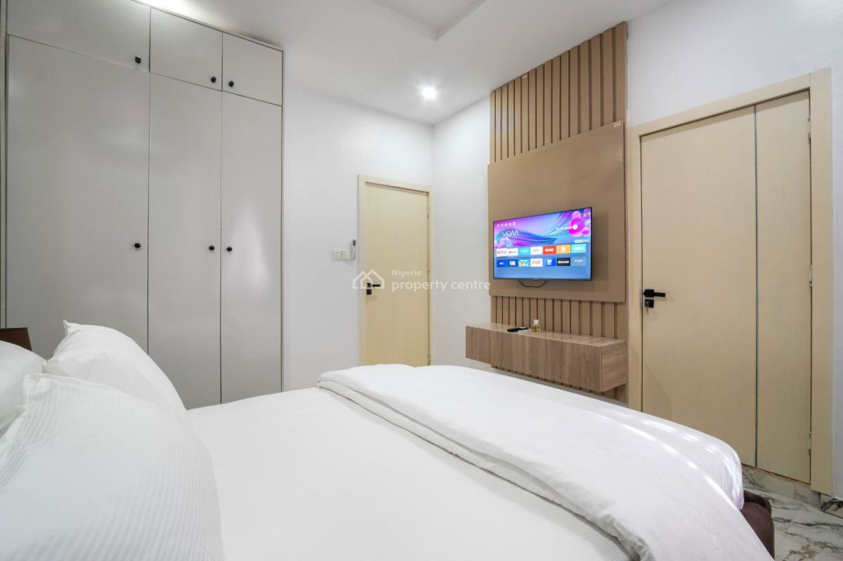 Luxury 3 Bedroom Apartment with Swimming Pool, Meadow Hall Way, Ikate, Lekki Phase 1, Lekki, Lagos, Flat / Apartment Short Let