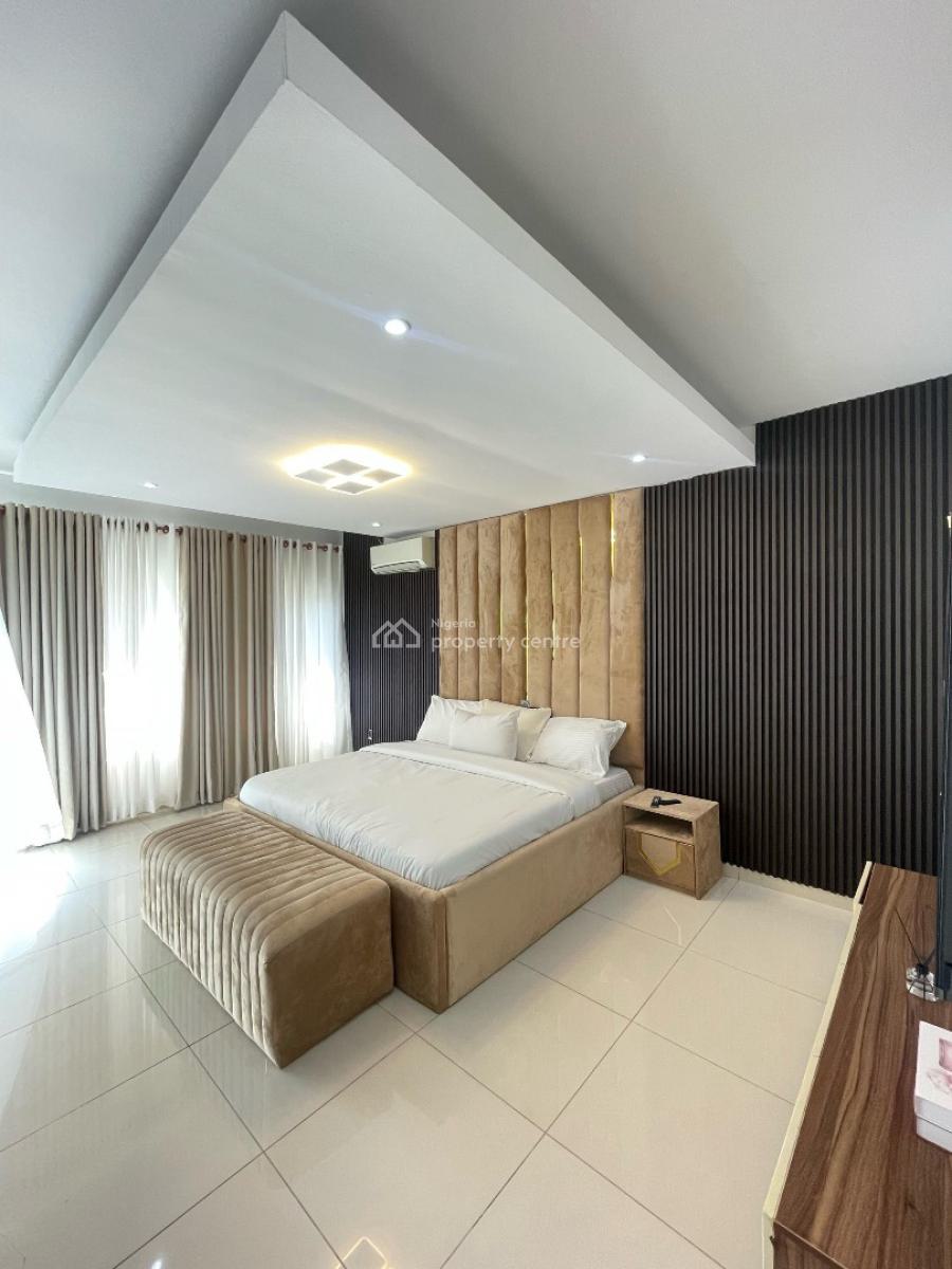 Bullet Lush 3 Bedroom Penthouse, Lekki Phase 1, Lekki, Lagos, Self Contain (single Rooms) Short Let
