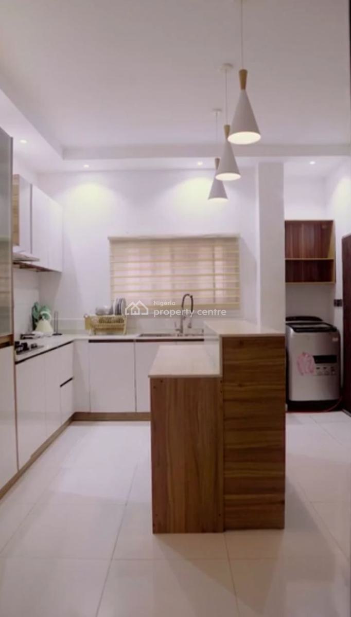 Fully Furnished 3 Bedrooms Apartment, Lekki Phase 1, Lekki, Lagos, Flat / Apartment for Rent