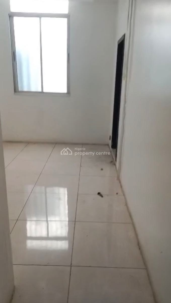 Ground Floor Commercial 3 Bedroom Apartment Perfect for a Restaurant, Victoria Island (vi), Lagos, Restaurant / Bar for Rent