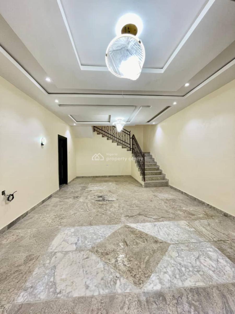 4-bedroom Semi-detached with Bq, Kubwa, Abuja, Semi-detached Duplex for Sale