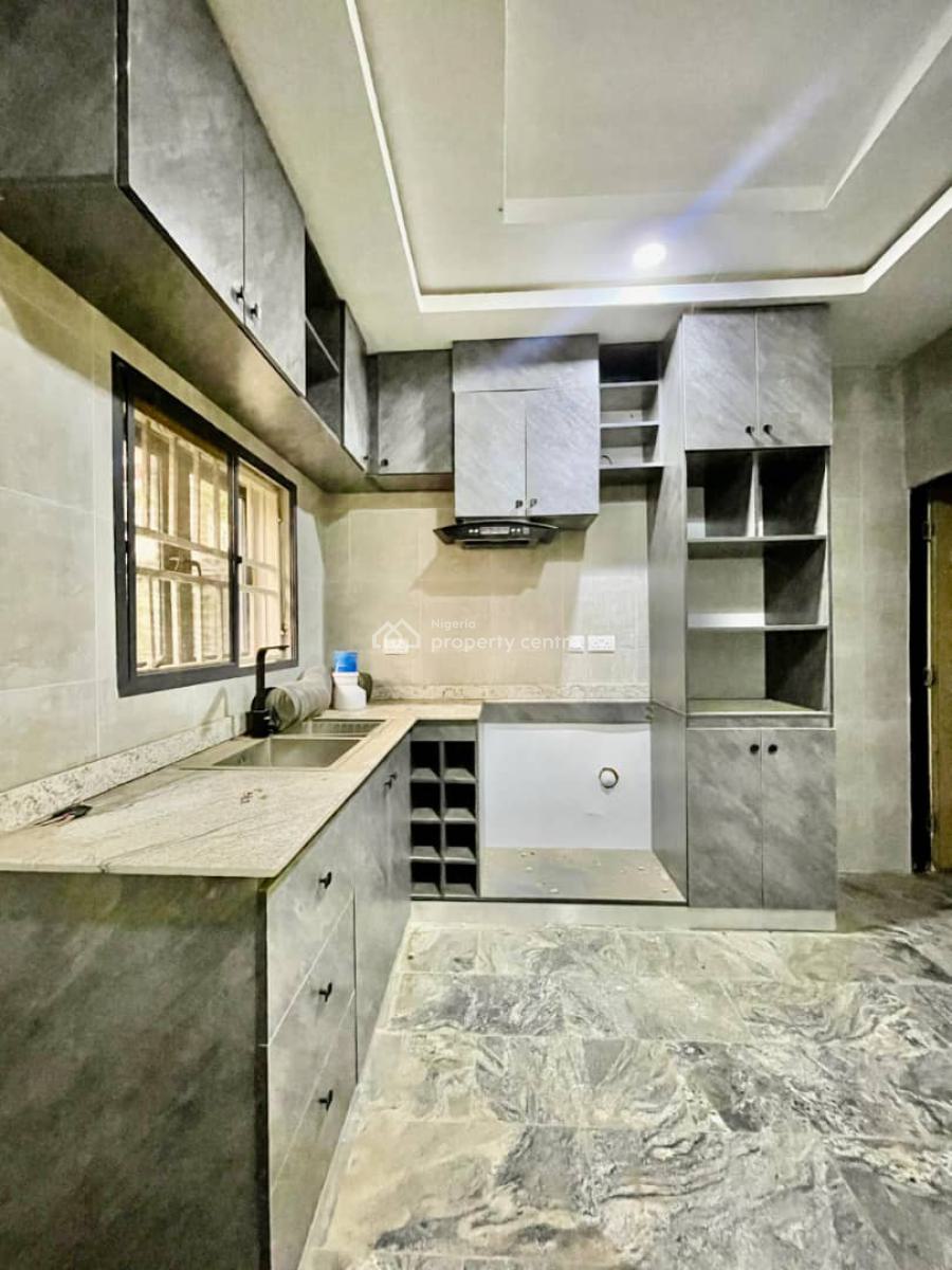 4-bedroom Semi-detached with Bq, Kubwa, Abuja, Semi-detached Duplex for Sale