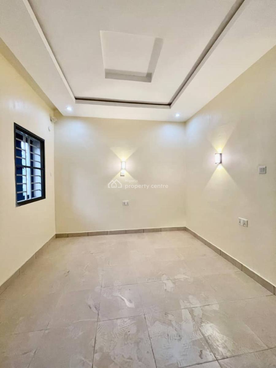 4-bedroom Semi-detached with Bq, Kubwa, Abuja, Semi-detached Duplex for Sale