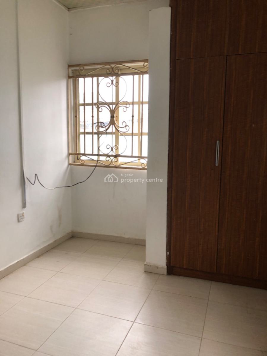 a Sharp and Spacious 2 Bedroom Apartment Available, Ogombo, Ajah, Lagos, Flat / Apartment for Rent