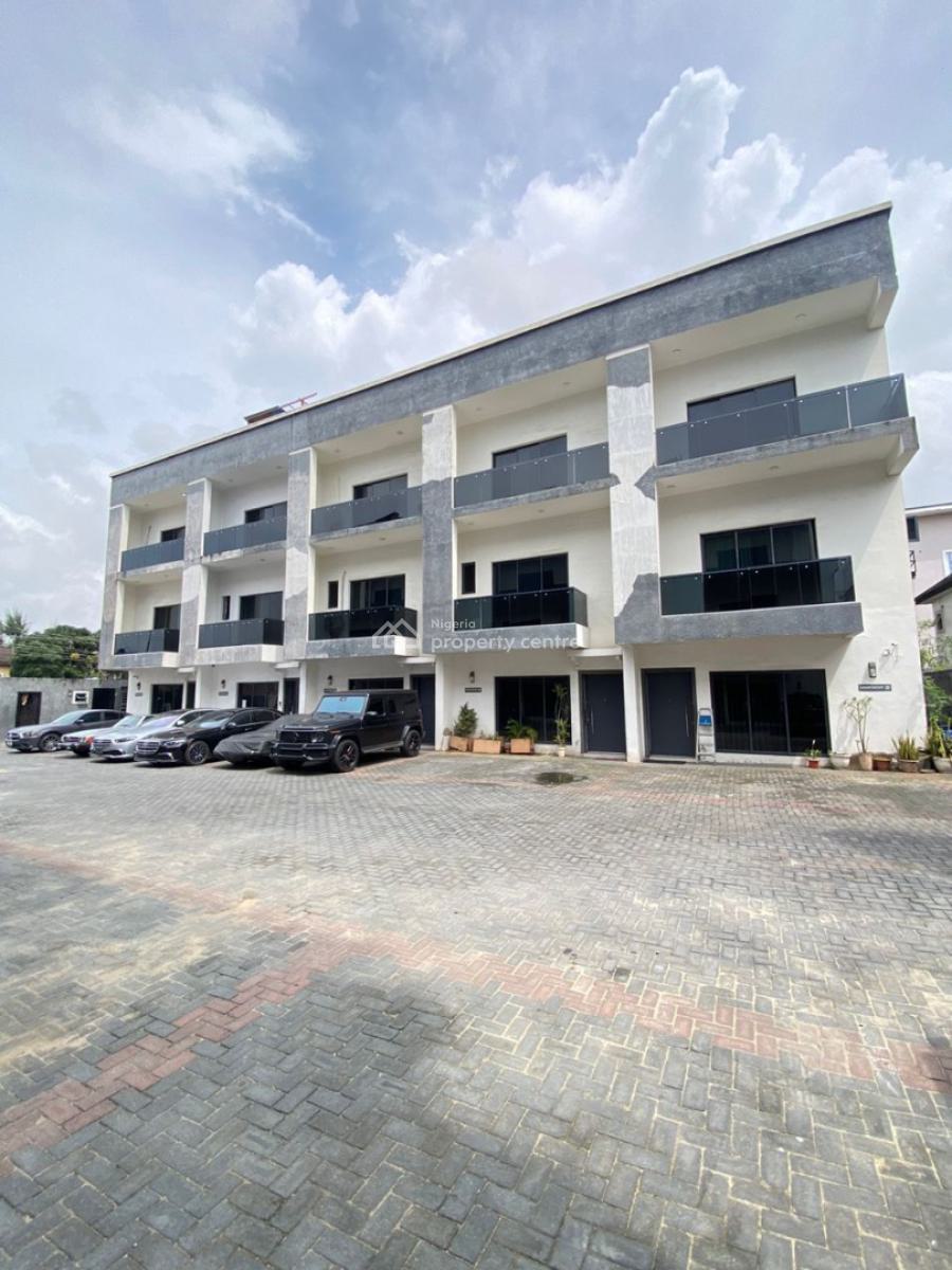 Very Spacious 4 Bedroom Terrace Duplex with a Rooftop, Off Admiralty Way, Lekki Phase 1, Lekki, Lagos, Terraced Duplex for Rent