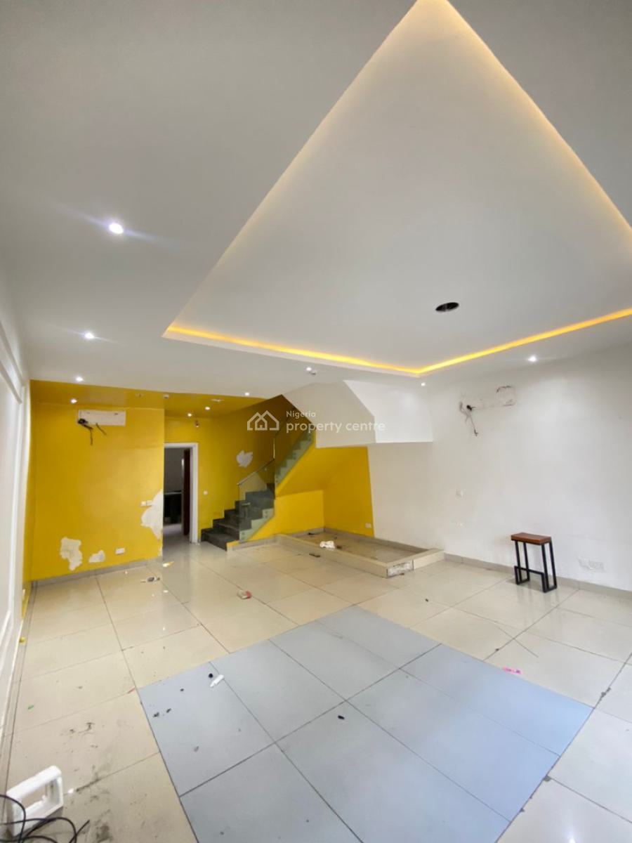 Very Spacious 4 Bedroom Terrace Duplex with a Rooftop, Off Admiralty Way, Lekki Phase 1, Lekki, Lagos, Terraced Duplex for Rent