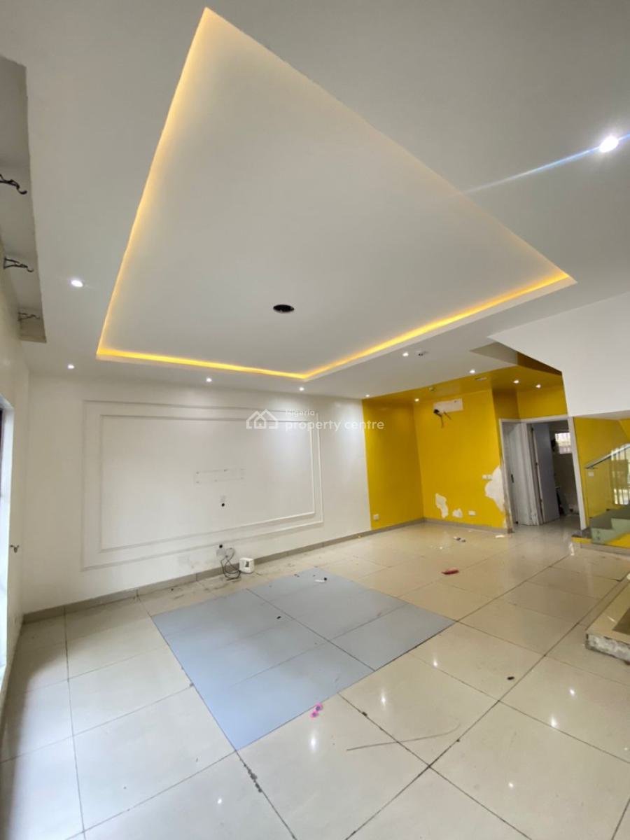 Very Spacious 4 Bedroom Terrace Duplex with a Rooftop, Off Admiralty Way, Lekki Phase 1, Lekki, Lagos, Terraced Duplex for Rent