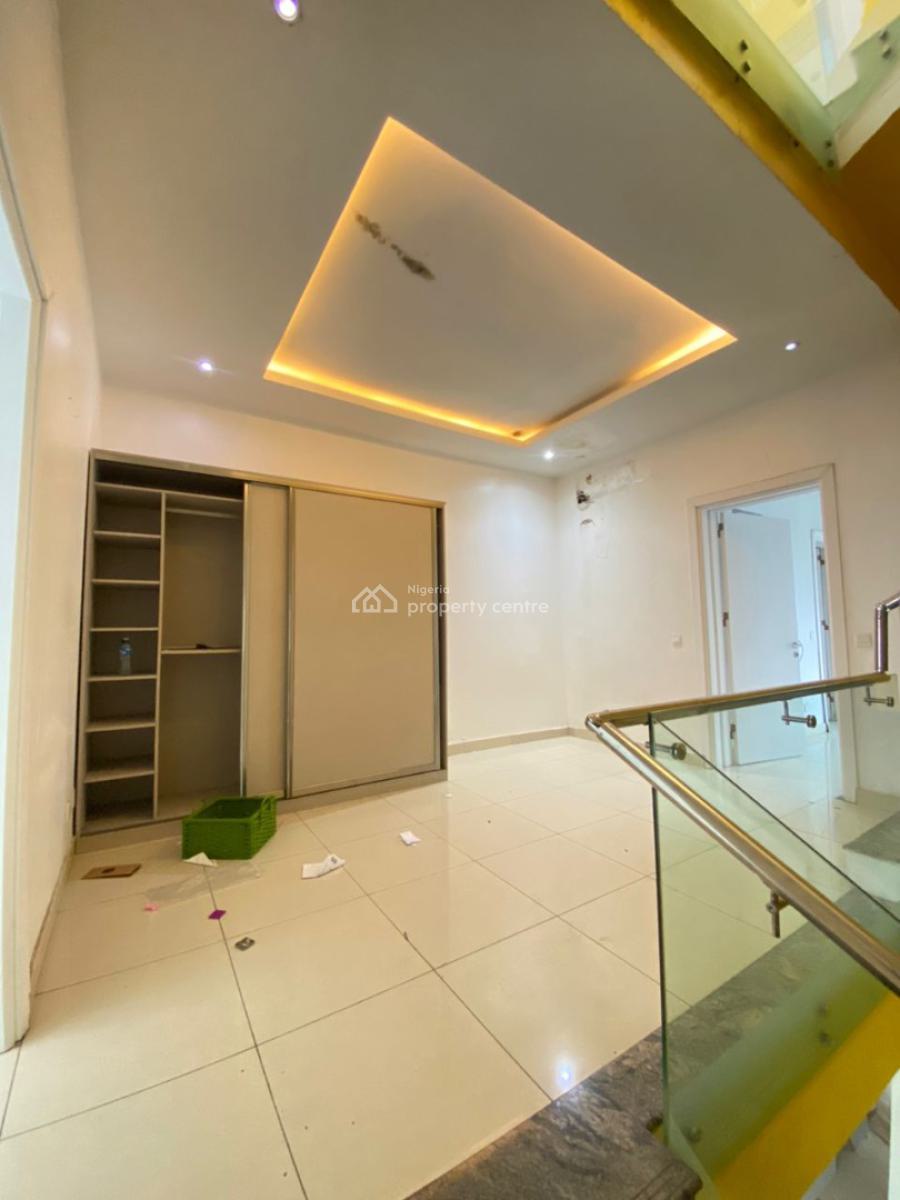 Very Spacious 4 Bedroom Terrace Duplex with a Rooftop, Off Admiralty Way, Lekki Phase 1, Lekki, Lagos, Terraced Duplex for Rent