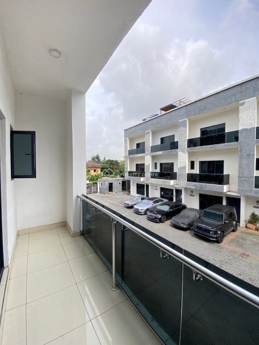 Very Spacious 4 Bedroom Terrace Duplex with a Rooftop, Off Admiralty Way, Lekki Phase 1, Lekki, Lagos, Terraced Duplex for Rent
