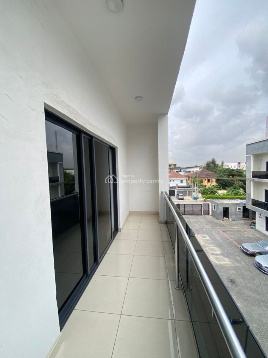 Very Spacious 4 Bedroom Terrace Duplex with a Rooftop, Off Admiralty Way, Lekki Phase 1, Lekki, Lagos, Terraced Duplex for Rent