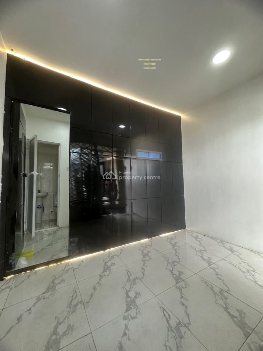 Nice Demarcated Commercial Space, Lekki Phase 1, Lekki Phase 1, Lekki, Lagos, Office Space for Rent