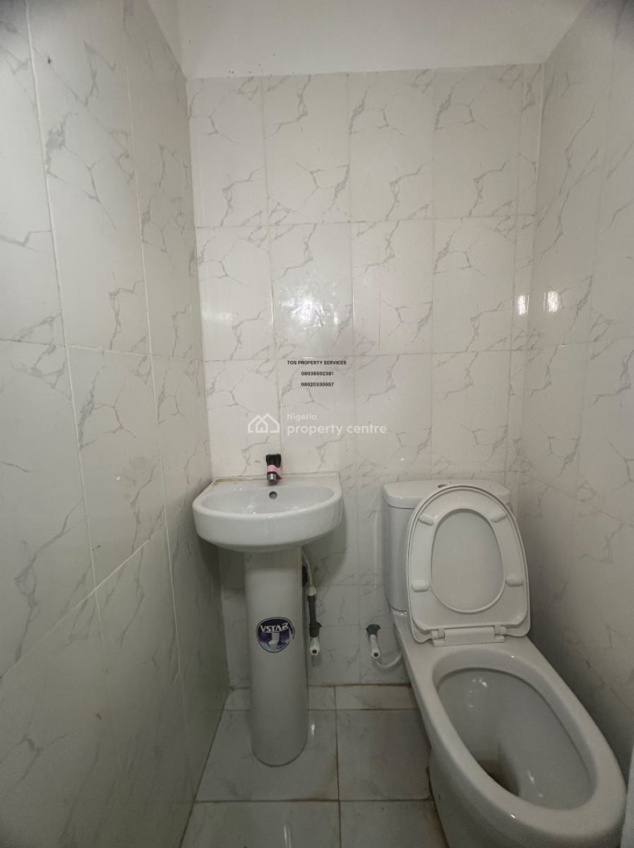 Nice Demarcated Commercial Space, Lekki Phase 1, Lekki Phase 1, Lekki, Lagos, Office Space for Rent