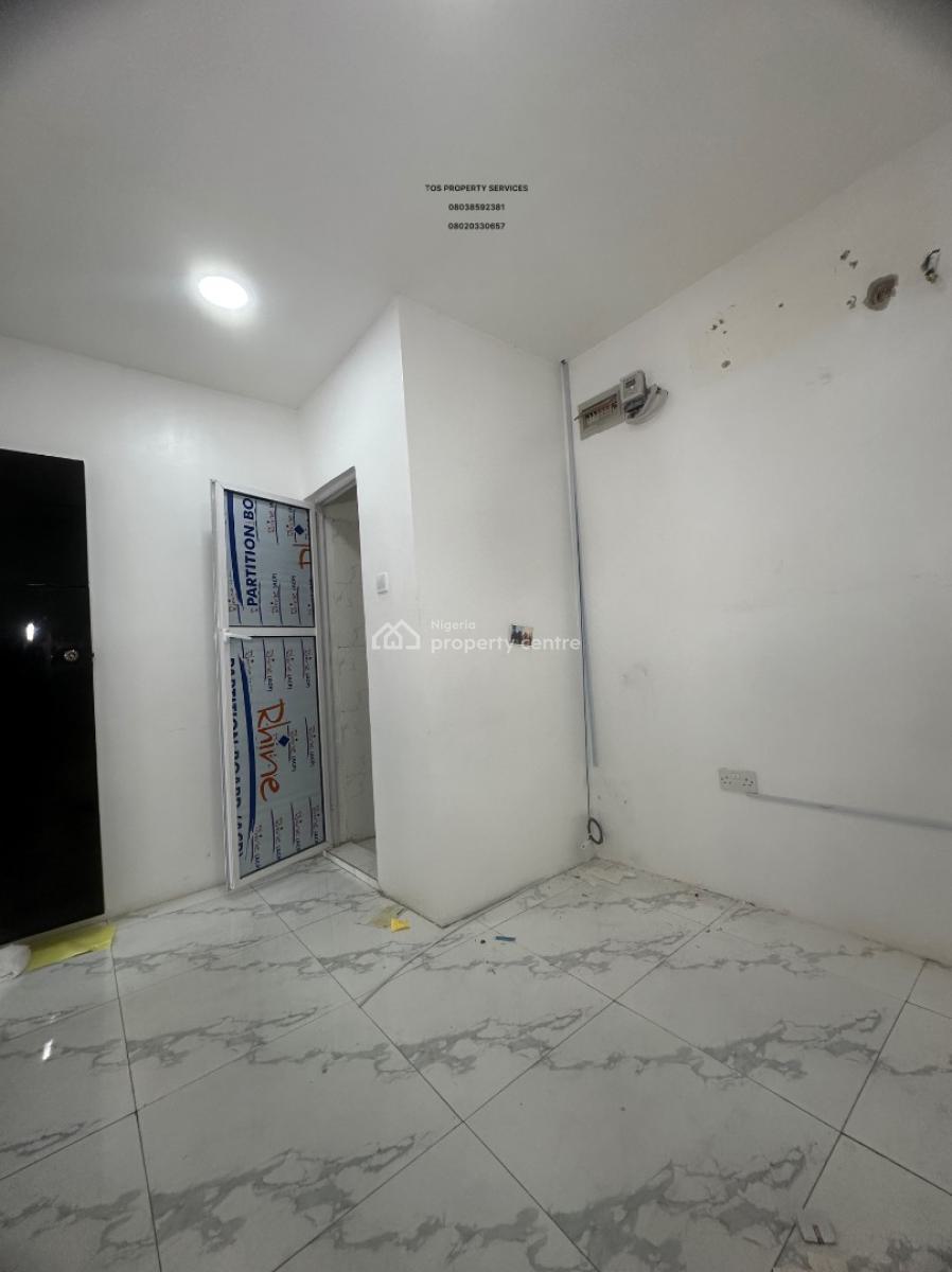 Nice Demarcated Commercial Space, Lekki Phase 1, Lekki Phase 1, Lekki, Lagos, Office Space for Rent