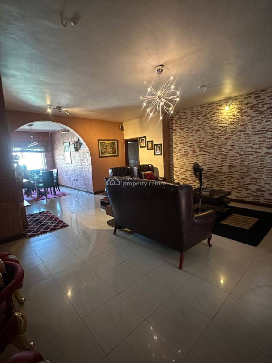 Spaciously Built 3 Bedroom Apartment, Adamu Ijeh Estate, Obalende, Ikoyi, Lagos, Flat / Apartment for Sale