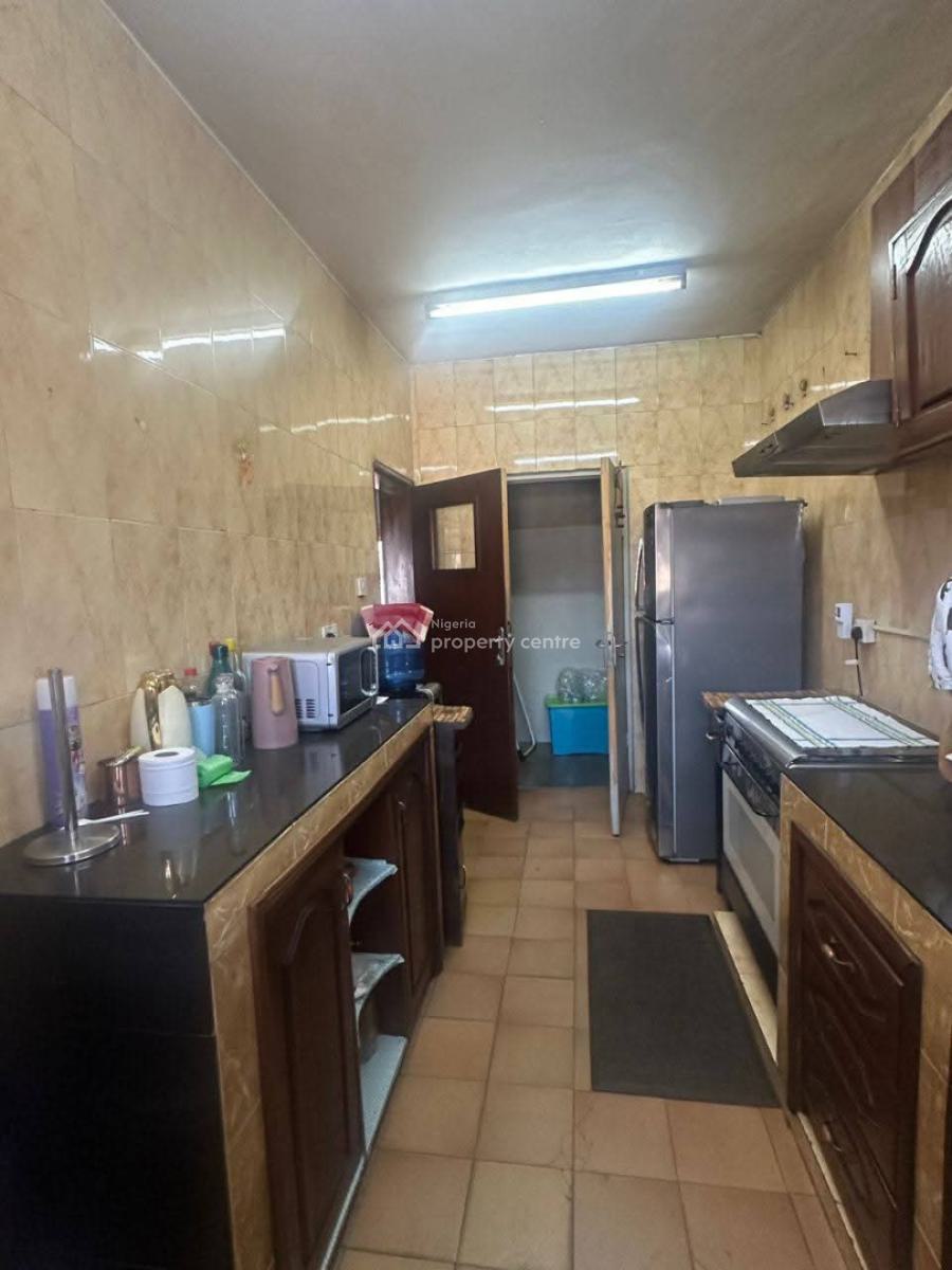 Spaciously Built 3 Bedroom Apartment, Adamu Ijeh Estate, Obalende, Ikoyi, Lagos, Flat / Apartment for Sale