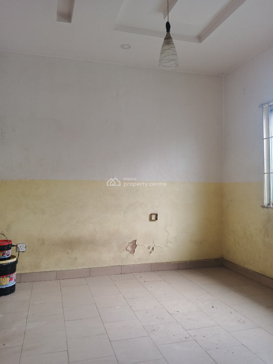Fairly Used Solid 3 Bedroom Available in a Serene Area, Alagomeji, Yaba, Lagos, Flat / Apartment for Rent