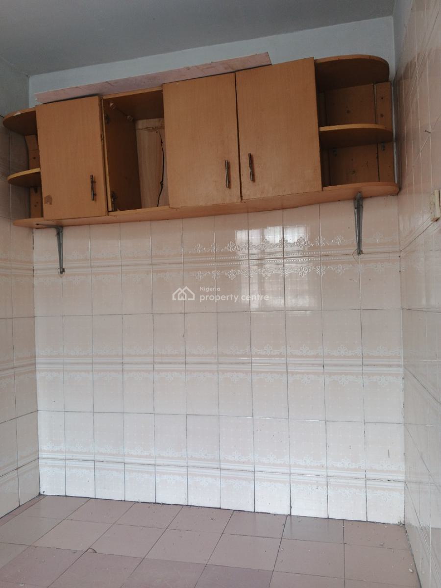 Fairly Used Solid 3 Bedroom Available in a Serene Area, Alagomeji, Yaba, Lagos, Flat / Apartment for Rent